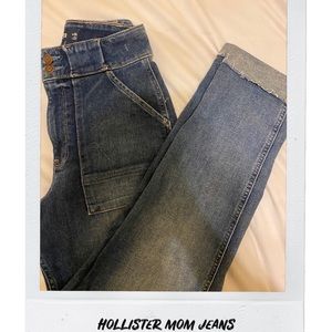 Hollister Ultra-high rise mom jeans